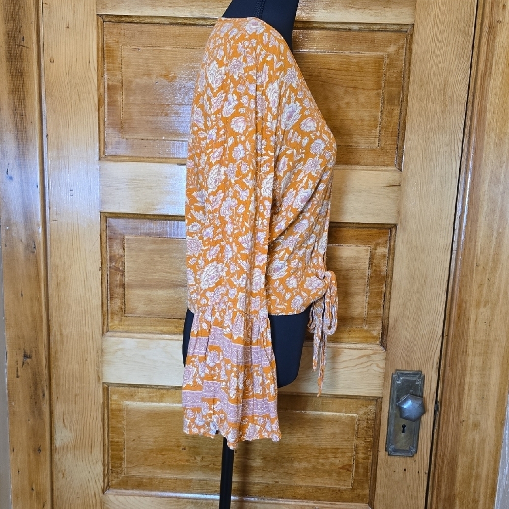 American Eagle Outfitters Boho Orange and White Cropped Long Bell Sleeve  M - Picture 3 of 5